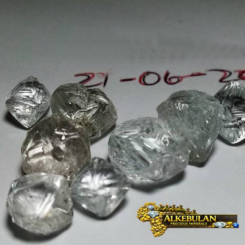 Diamond Carat – Understanding Diamond Weight and Value in Carats
