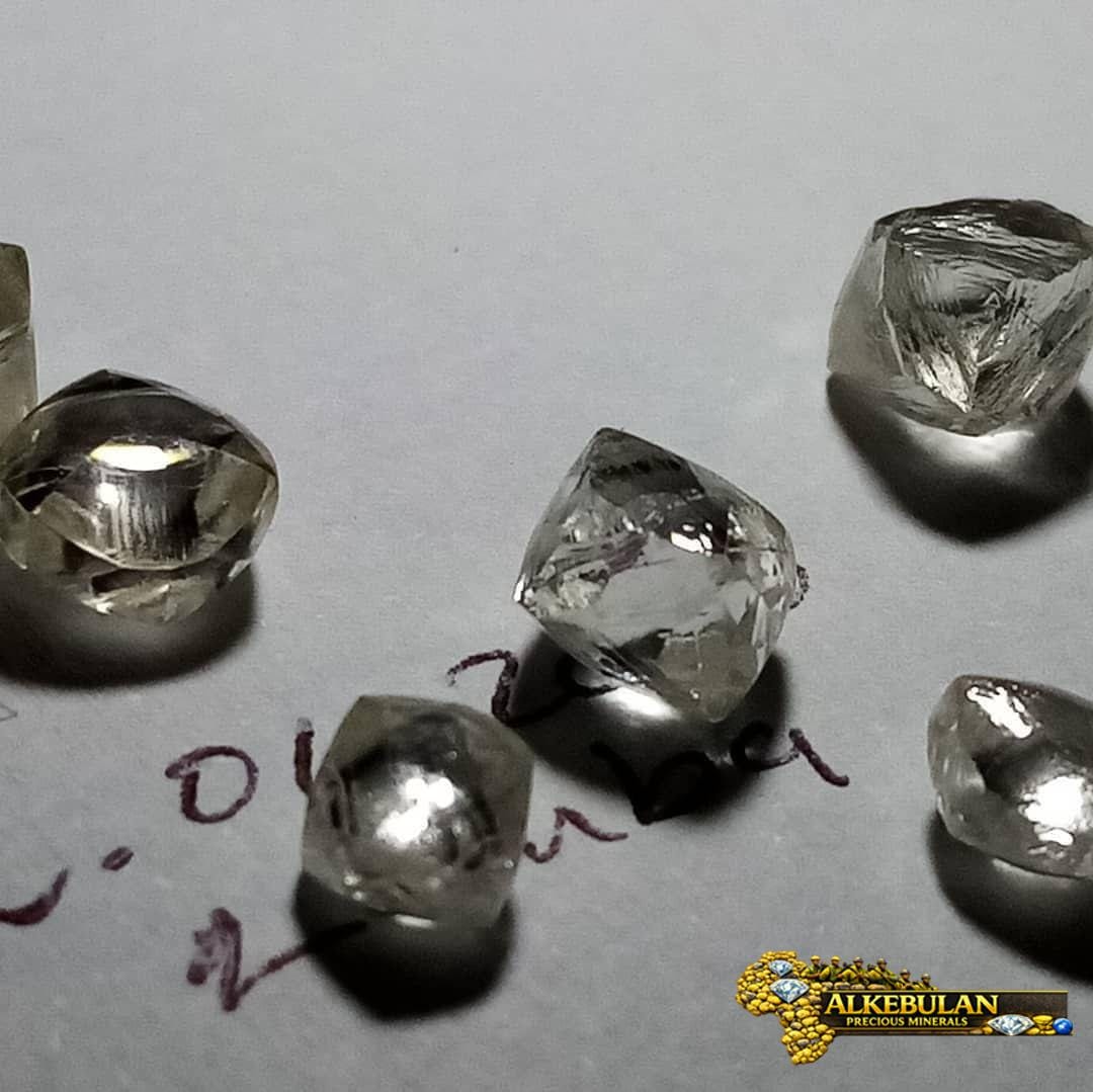 Uncut Diamonds – Raw Natural Diamonds for Cutting and Investment